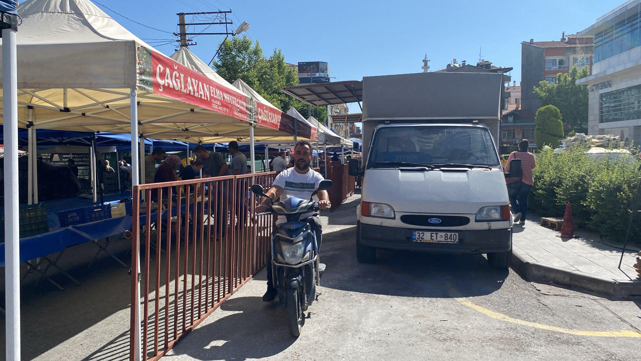 Salı Pazarı Düzenlemesi Tartışmalara Neden Oldu (3)