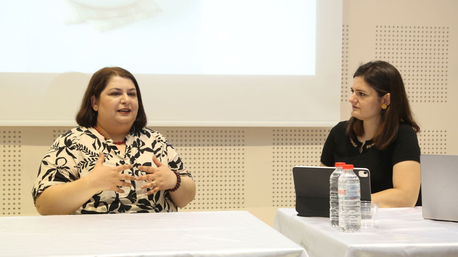 Sdü’de “Yemek Fotoğrafçiliği Ve Sti̇li̇stli̇ği̇” Üzeri̇ne Söyleşi̇ Gerçekleşti̇ri̇ldi̇ (4)