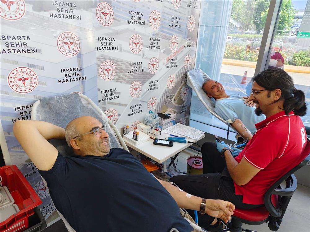 Sparta Şehir Hastanesi Kan Bağışının İnsan Hayatı İçin Taşıdığı Öneme Dikkat Çekti (6)