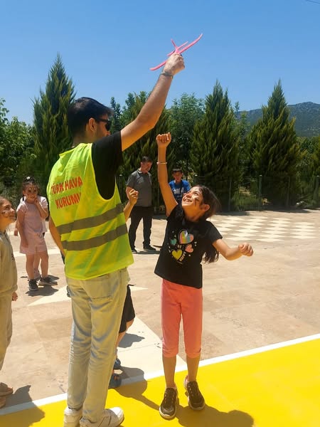 Thk’dan Bucak’ta Nefes Kesen Mezuniyet Gösterisi! 1