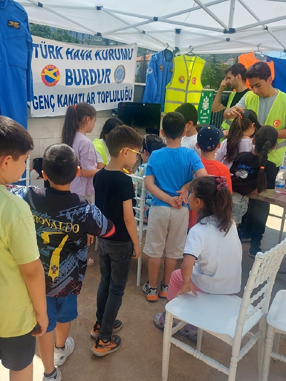 Thk’dan Bucak’ta Nefes Kesen Mezuniyet Gösterisi! 4