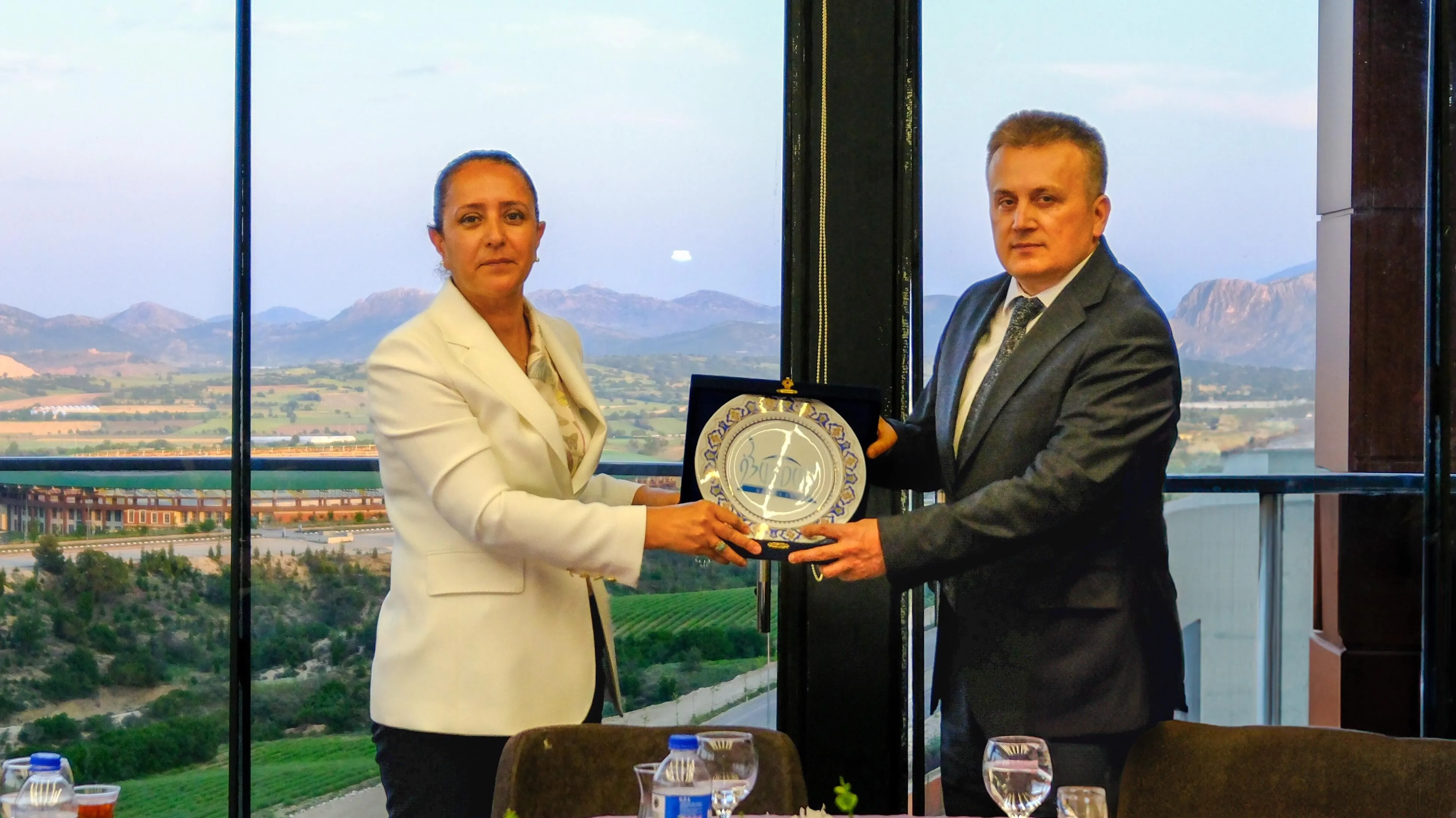 Vali Bilgihan’dan Görev Yeri Değişen Vali Yardımcılarına Anlamlı Veda 3