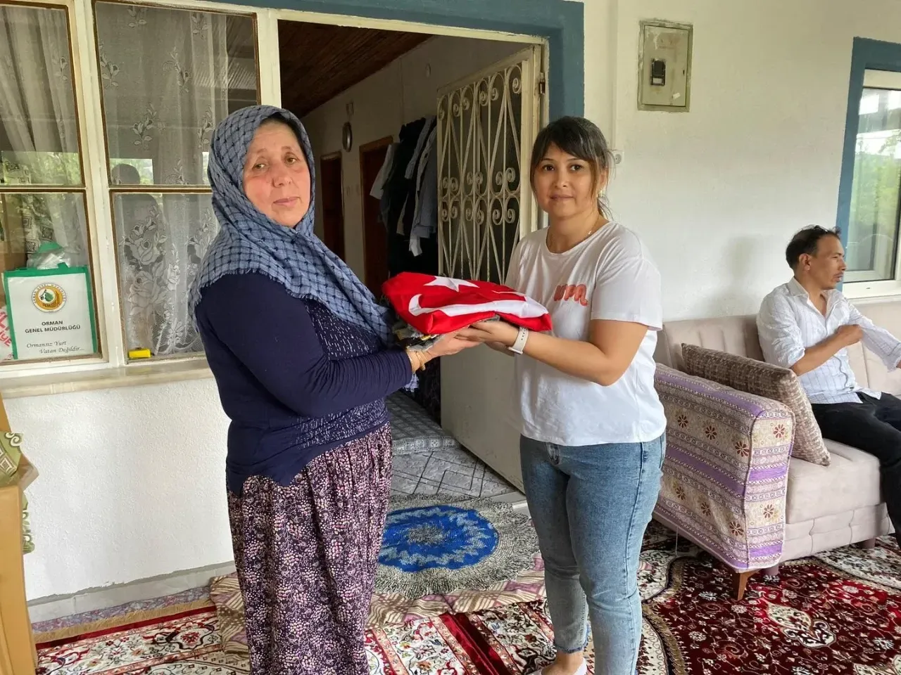 Ak Parti Burdur Kadın Kolları Şehit Ailelerini Unutmadı 2