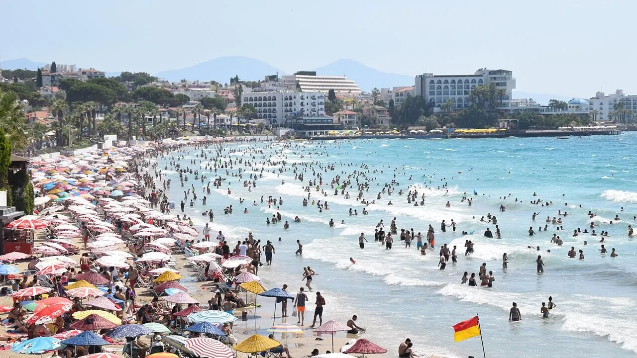 Antalya Da Turizm Ucuyor
