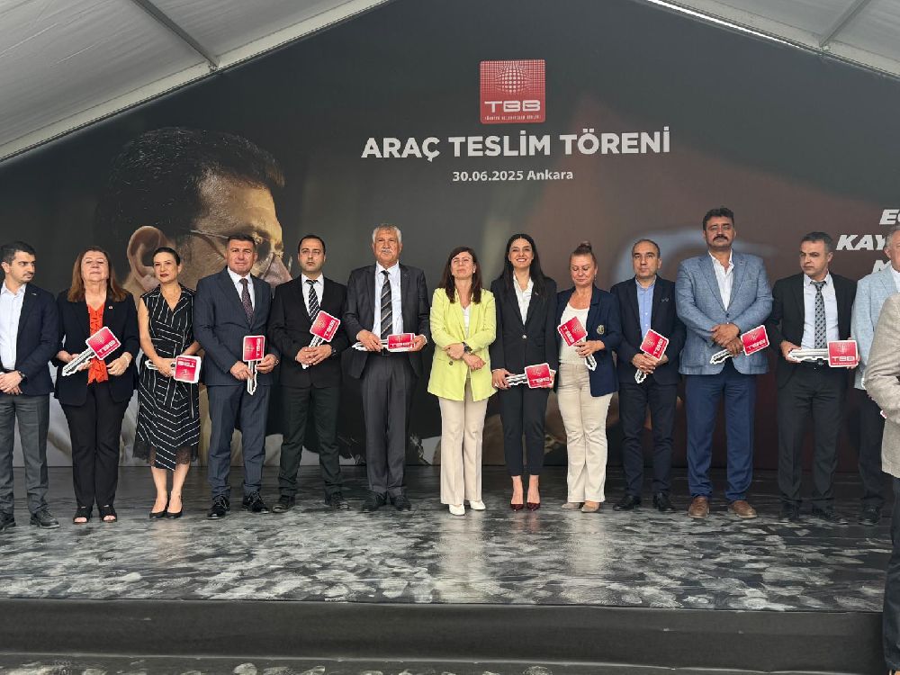 Bucak’a Yeni Kurtarma Aracı! Başkan Hülya Gümüş Teslim Aldı 2