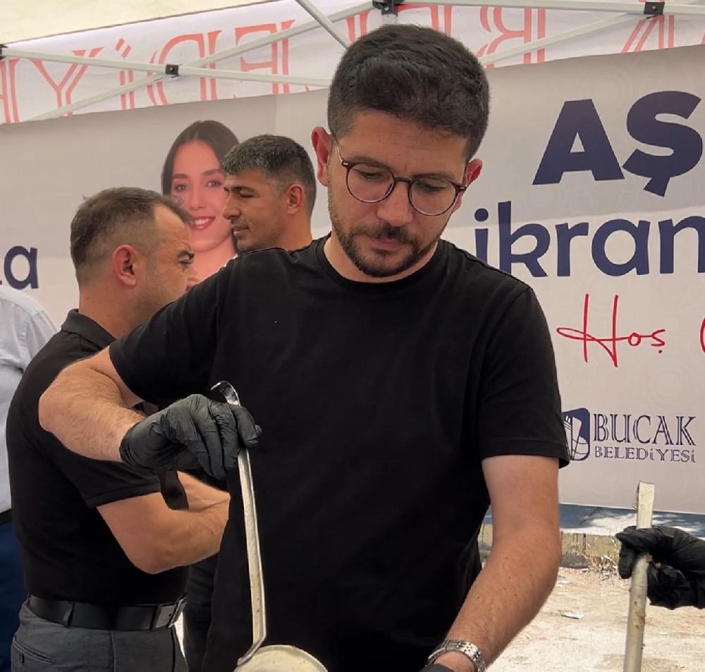 Bucak’ta Sanayi Esnafına Aşure İkramı! Muharrem Ayı Geleneği Sürdürülüyor 2