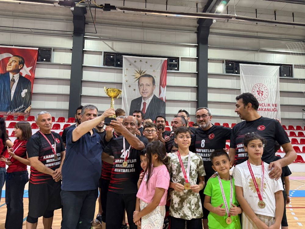 Bucak’ta Voleybol Coşkusu! Halk Turnuvası Şampiyonları Belli Oldu 3