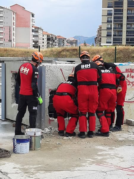 İhh Arama Kurtarma Ekibi Hafif Seviye Akreditasyon Sınavını Başarıyla Tamamladı (3)