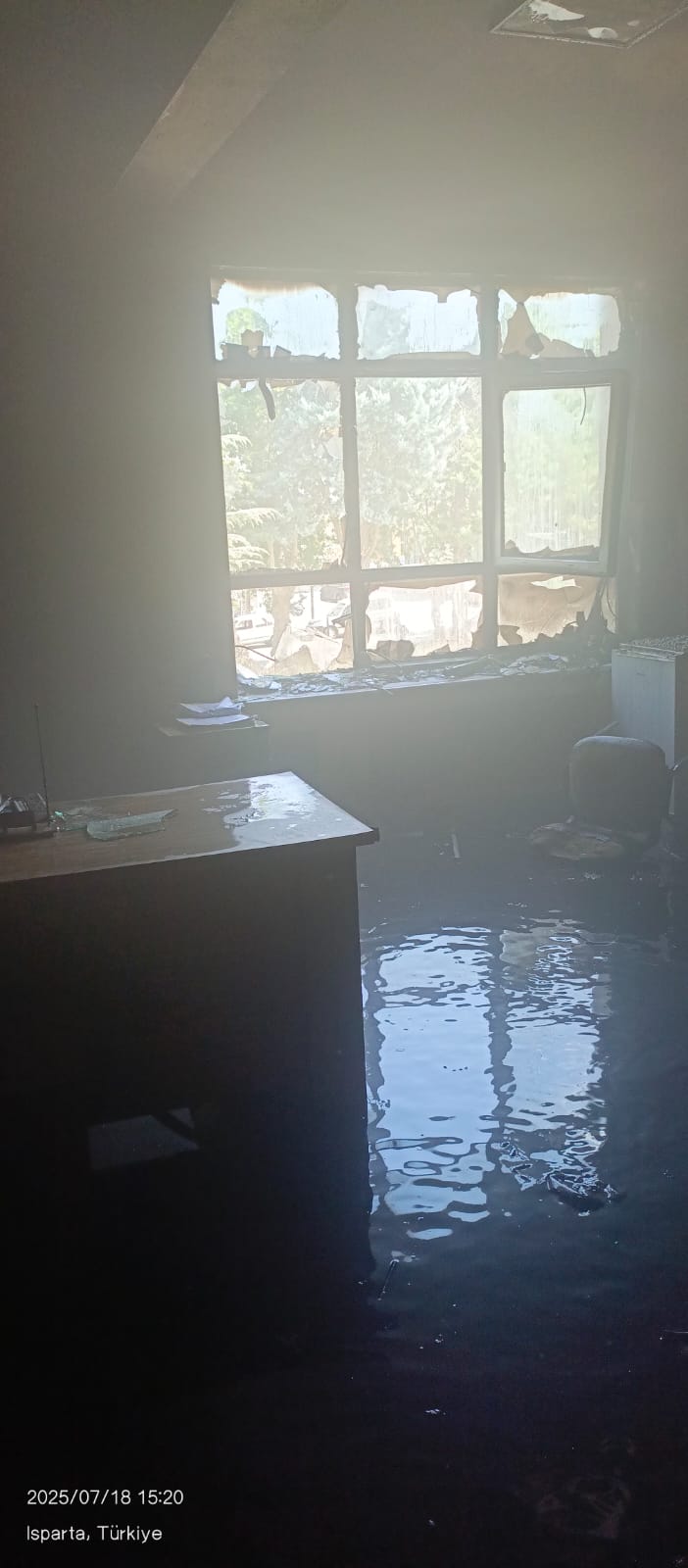 Isparta’da Meslek Lisesinde Yangın Korkuttu (4)