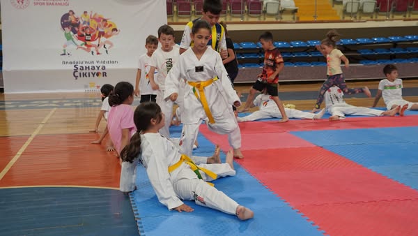 Isparta’da Yaz Spor Okulları Kapsamında Taekwondo Kursları Devam Ediyor (5)