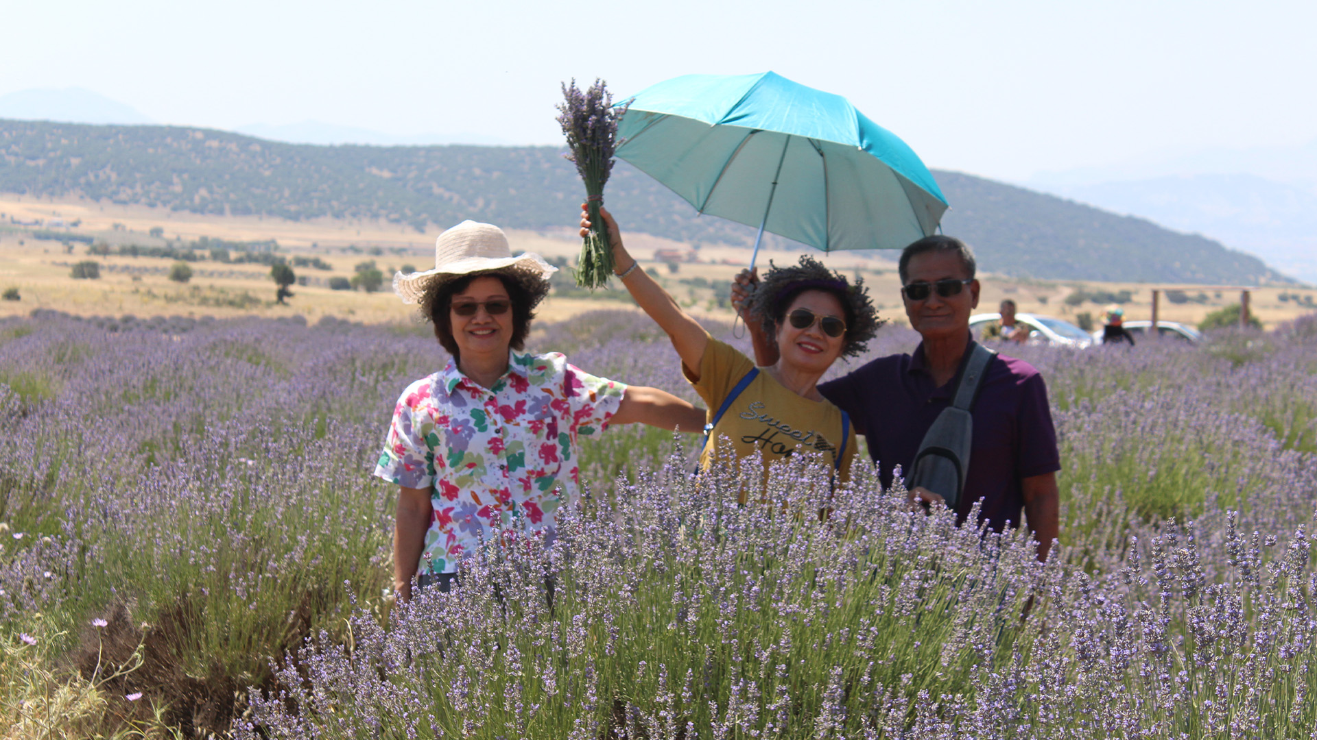 Isparta’nın Mor Tarlaları Turist Akınına Uğruyor (6)