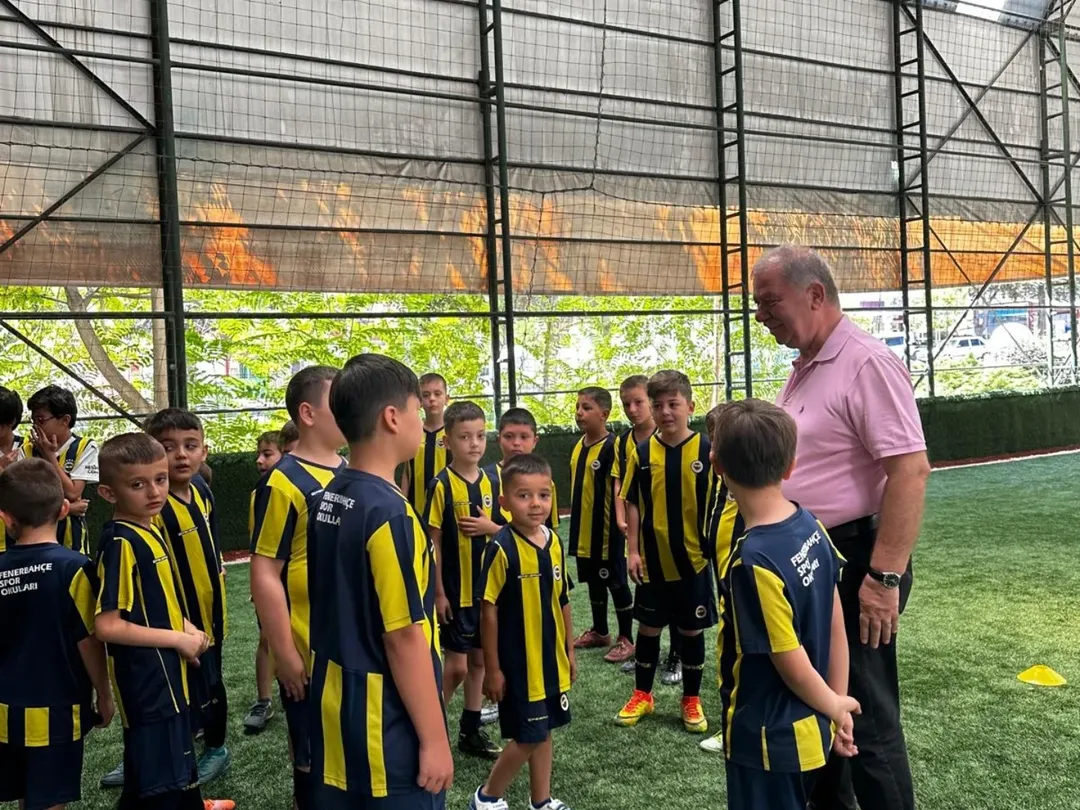 Itso Başkanı Metin Çelik’ten Fenerbahçe Futbol Okulu’na Ziyaret (1)