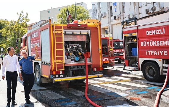 Denizli’de Çarşı Yangını Kontrol Altına Alındı (3)