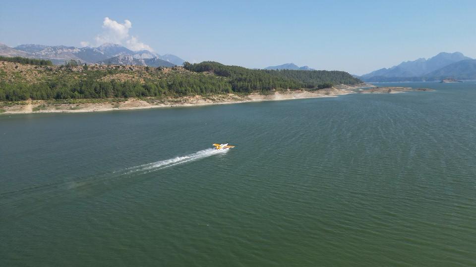 Eğitim Uçağı Karacaören Baraj Gölü’ne Düştü 2 Kişi Kurtarıldı (2)