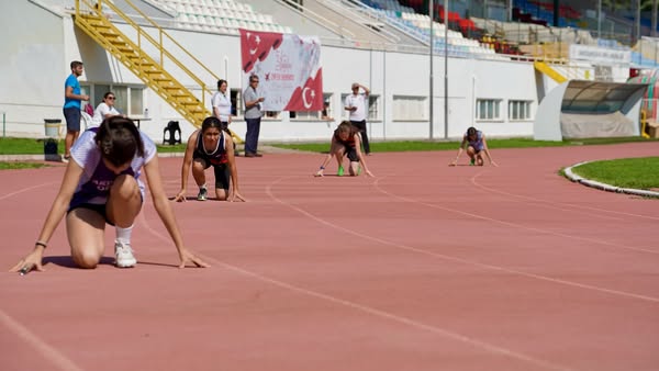 Isparta’da 30 Ağustos Zafer Bayramı Atletizm Yarışları (3)