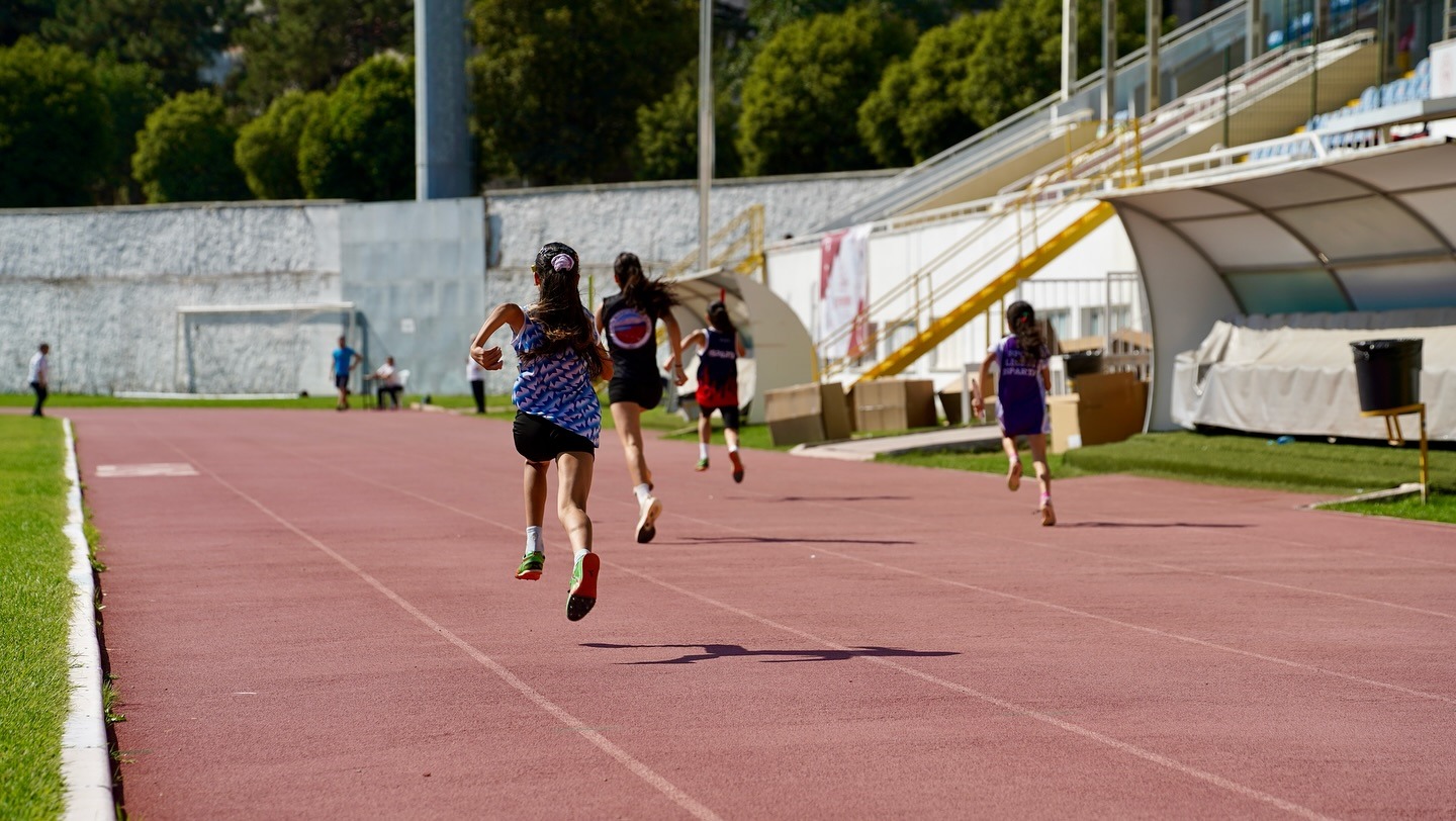 Isparta’da 30 Ağustos Zafer Bayramı Atletizm Yarışları (4)