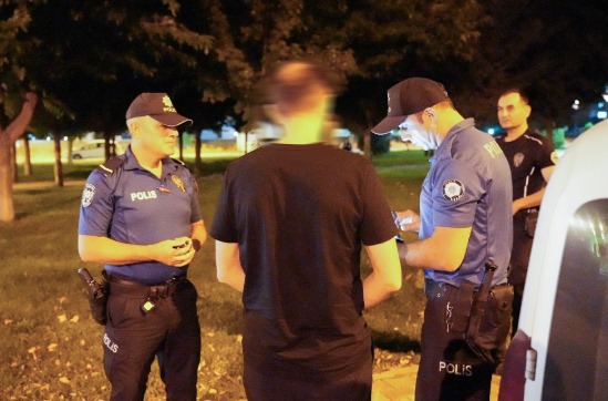 Isparta’da Gece Denetimi Kusurlu Araçlara Işlem Uygulandı (1)