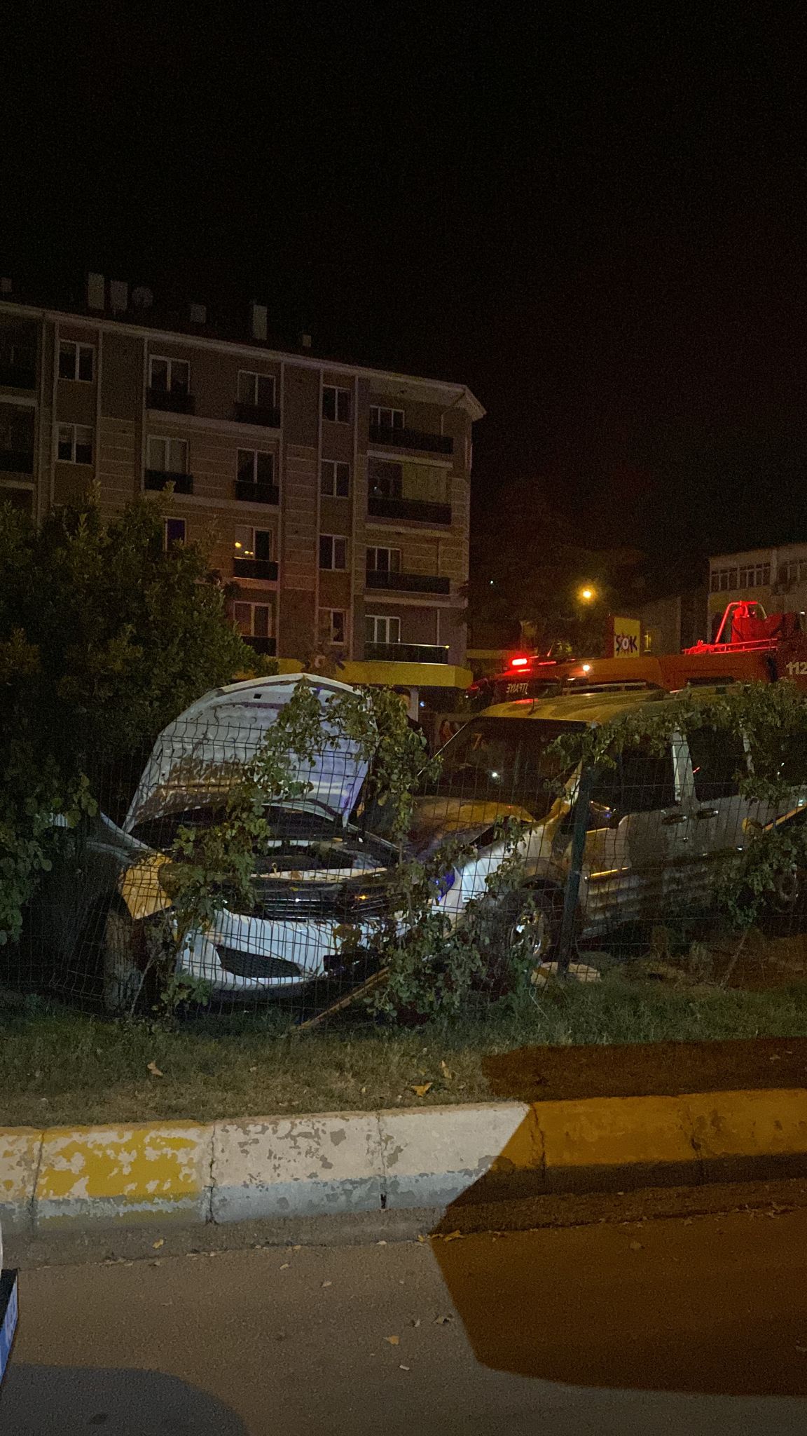 Isparta’da Gece Saatlerinde Meydana Gelen Trafik Kazasında 3 Kişi Yaralandı (1)