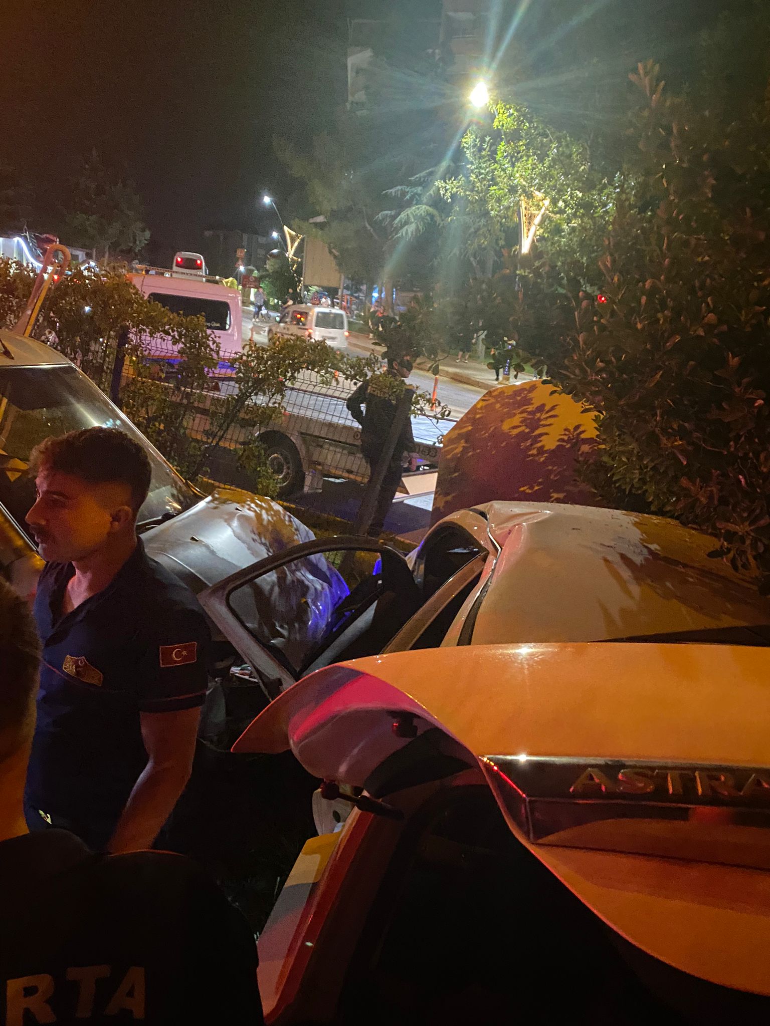 Isparta’da Gece Saatlerinde Meydana Gelen Trafik Kazasında 3 Kişi Yaralandı (2)