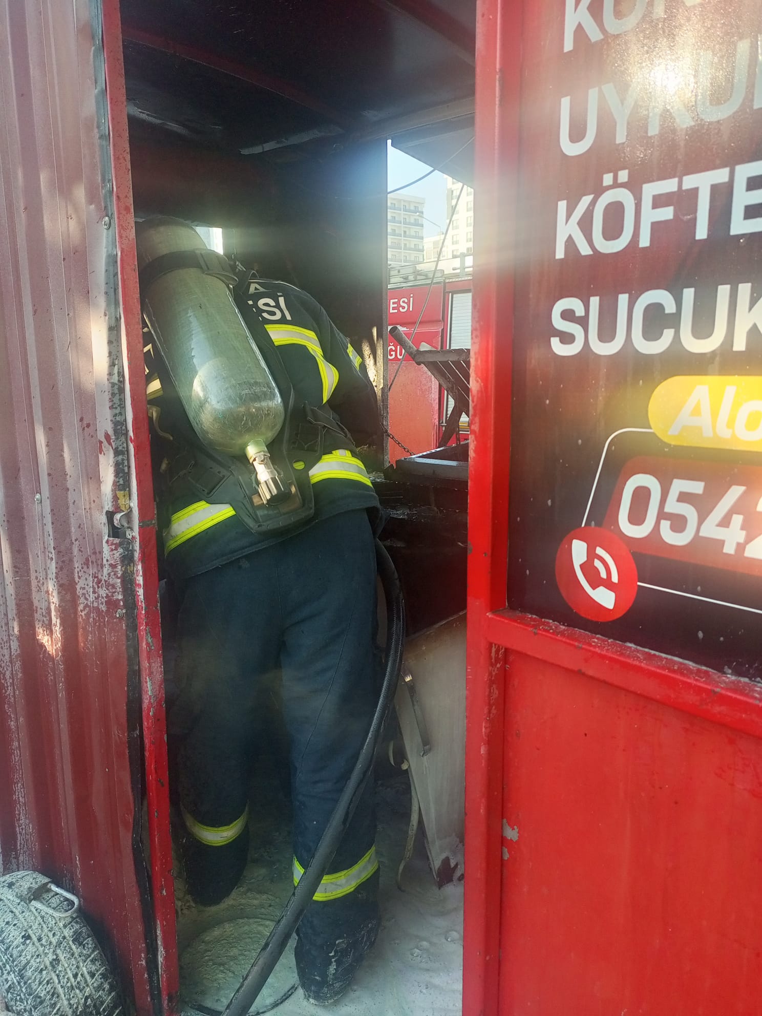 Piknik Tüpünün Alev Alması Sonucu Çıkan Yangın Paniğe Neden Oldu (4)