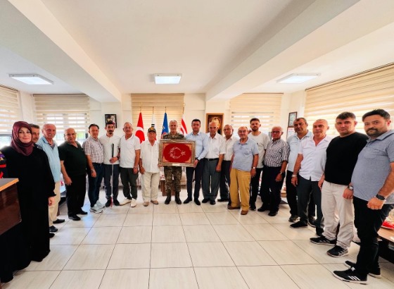 Şehit Ve Gaziler Derneğinden Tuğgeneral Kışkan’a Plaket (1)