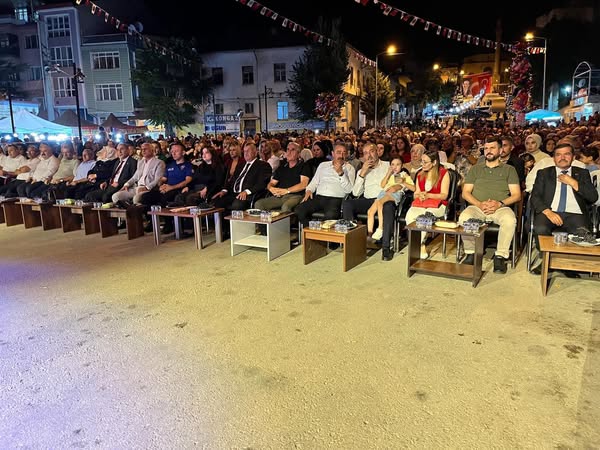 Senirkent’te 11. Kültür, Sanat Ve Üzüm Festivali Yapıldı