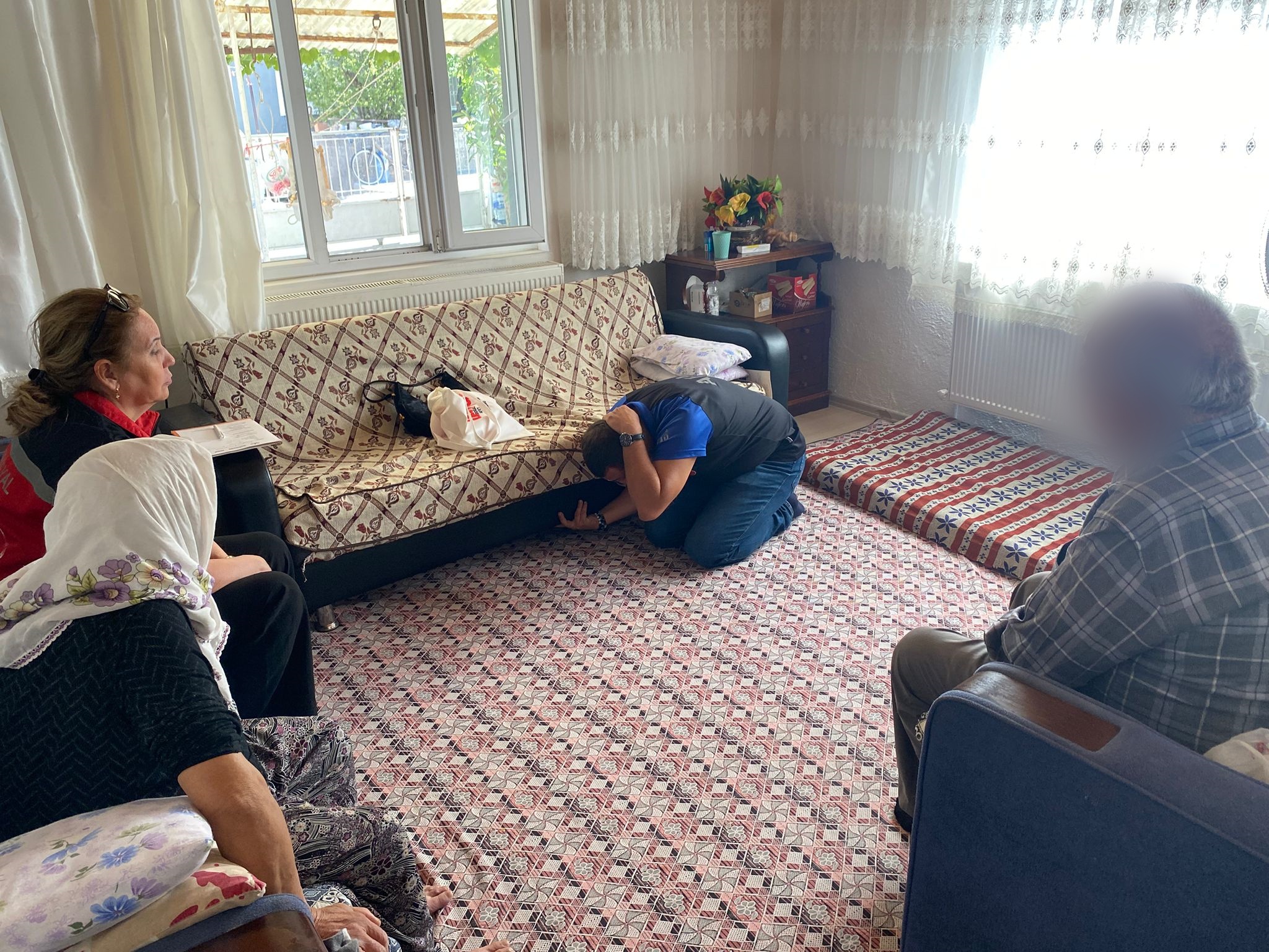 Burdur’da özel gereksinimli bireylere evde afet eğitimi-1