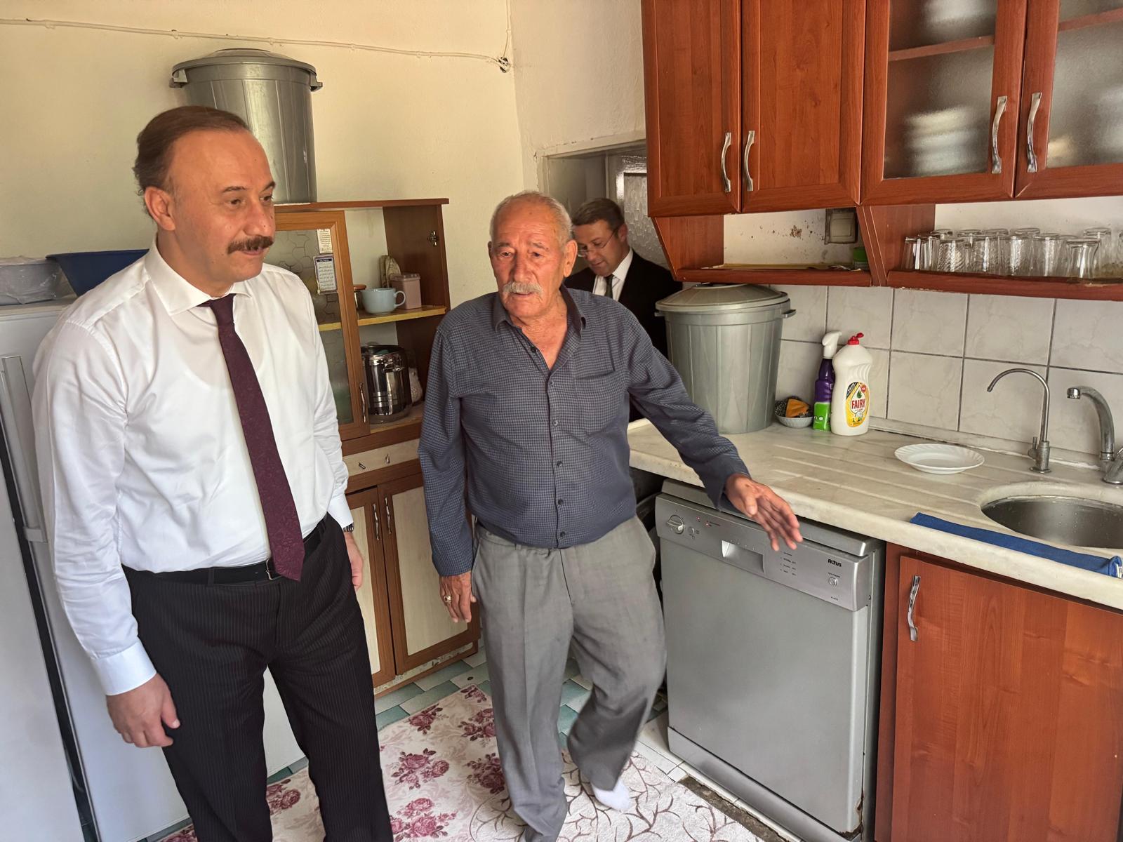 Vali Erin’den Şehit Babasına Anlamlı Ziyaret-2