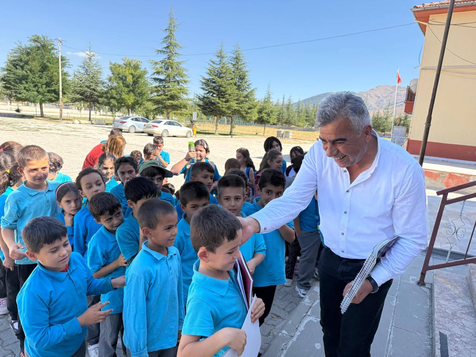 Başkan Metin Akbulut öğrencileri yalnız bırakmadı!-2