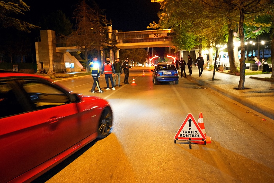 Isparta’da abartı egzoz ve modifiye araç denetimi-2
