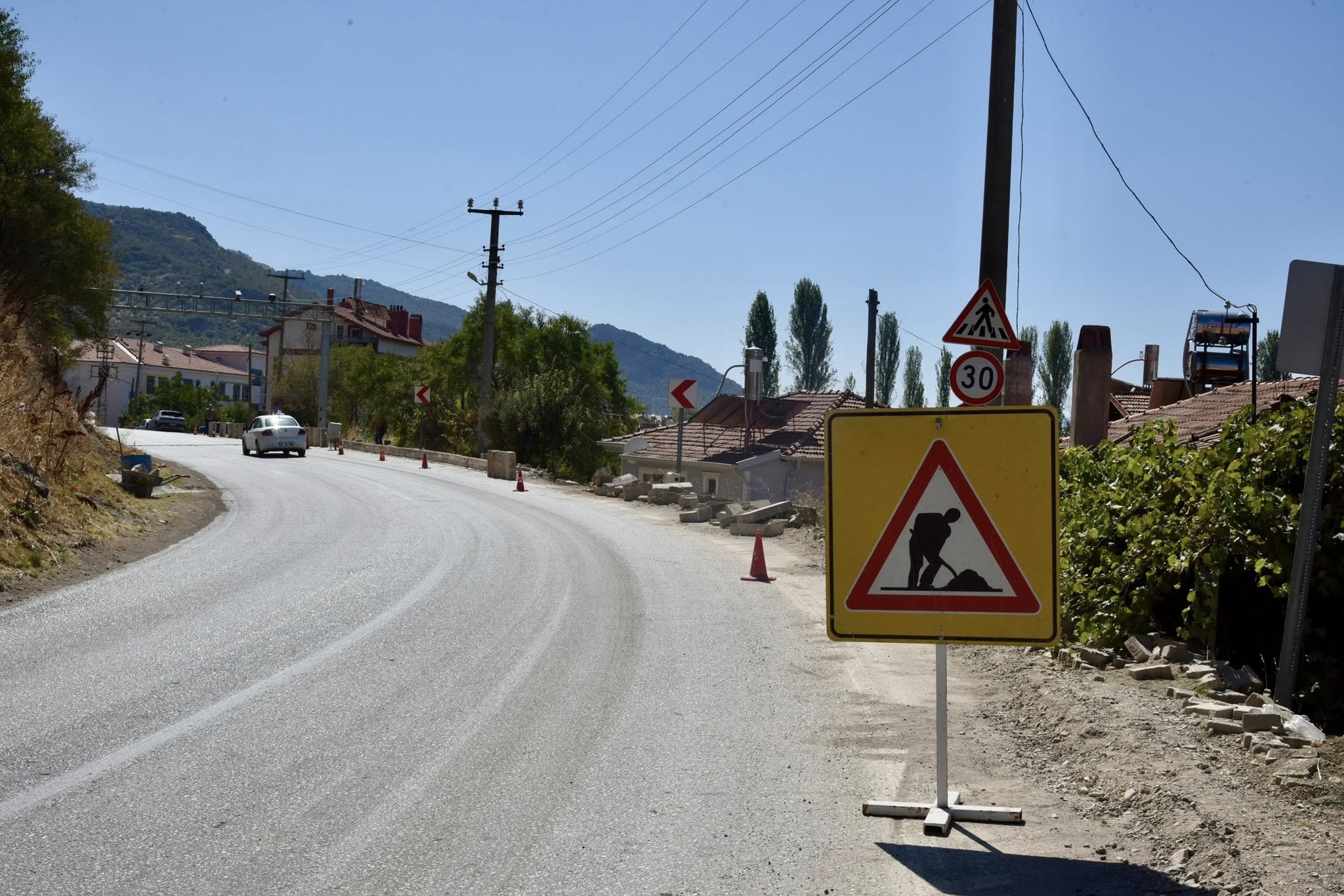 Eğirdir’de Öğrencilere Güvenli Yürüyüş Yolu (4)