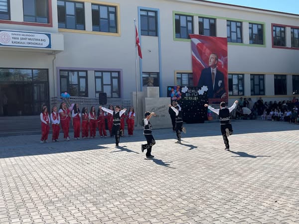 Gelendost’ta İlköğretim Haftası Programı Düzenlendi (1)