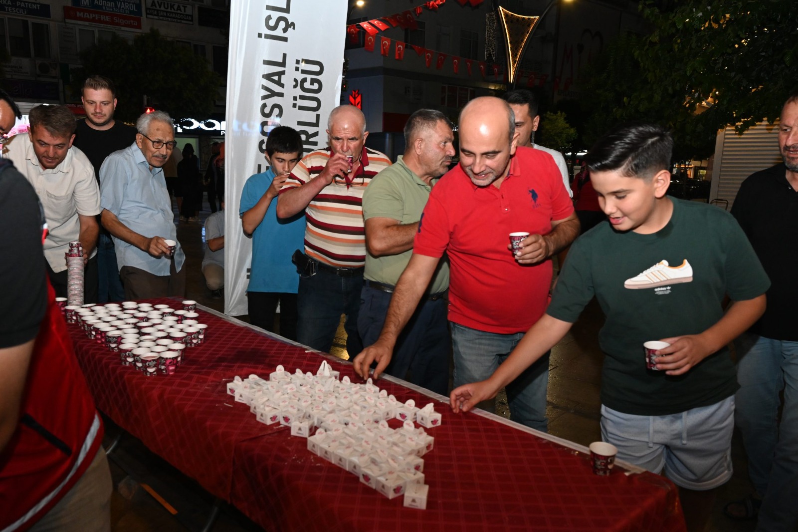 Isparta Belediyesi’nden Gül Şerbeti Ve Gül Lokumu Ikramı (2)