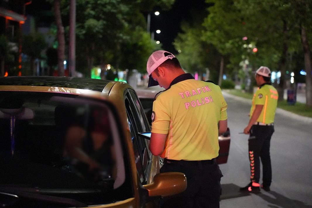 Isparta Emniyetinden 10 Noktada Asayiş Uygulaması (3)
