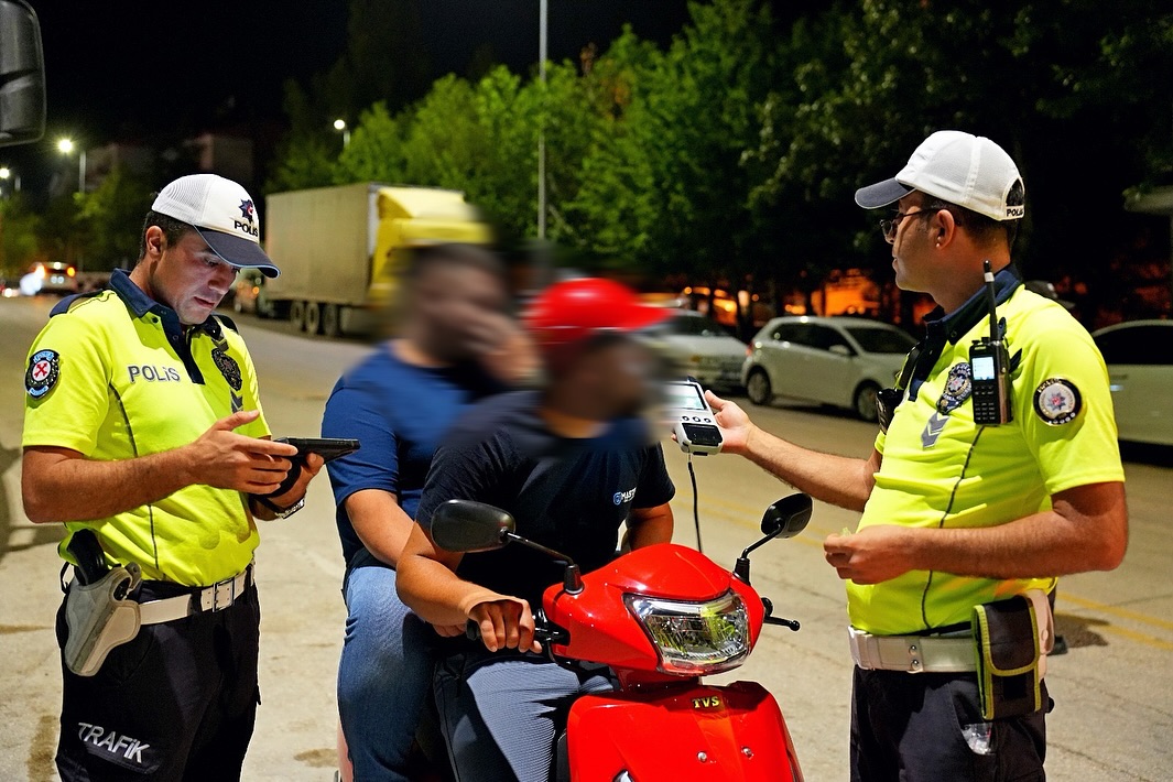 Isparta’da Modifiye Ve Abartı Egzoz Denetimi 5 Araç Trafikten Men Edildi (2)