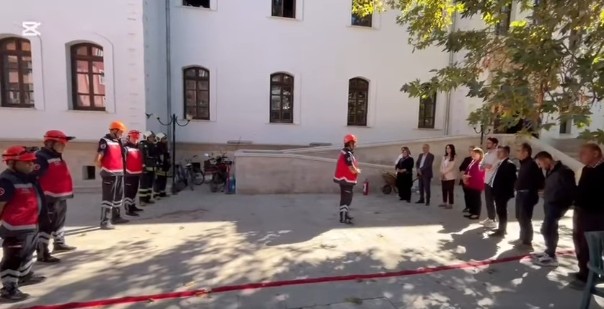 Şarkikaraağaç’ta Tarihi Hükümet Konağında Yangın 2