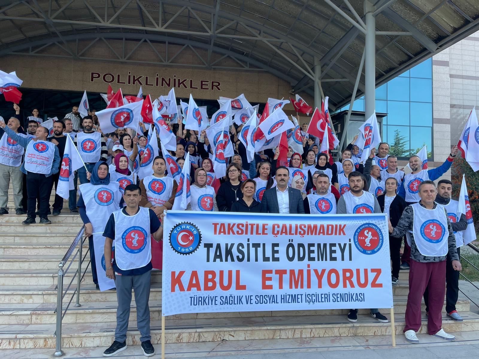 Isparta’da sağlık emekçilerinden sert çıkış!-3