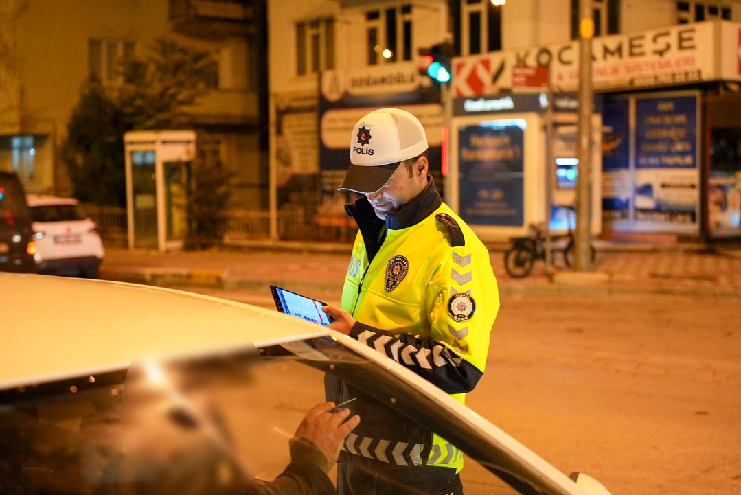Isparta’da modifiyeli araçlara denetim gerçekleştirildi-3