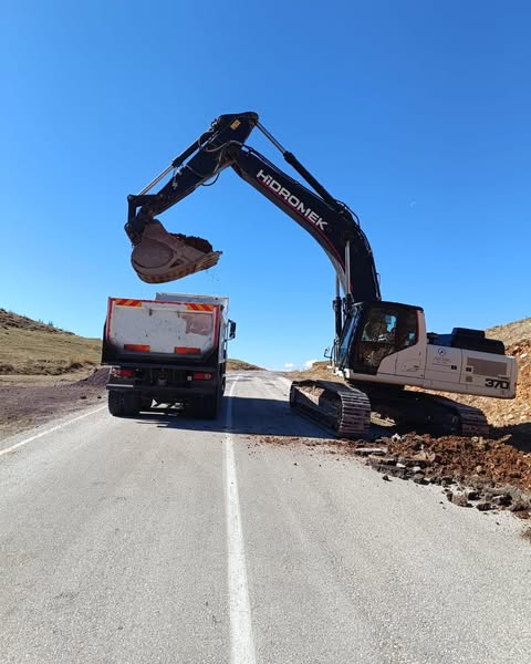 Afyon Yalvaç Yolu Kapalı 1