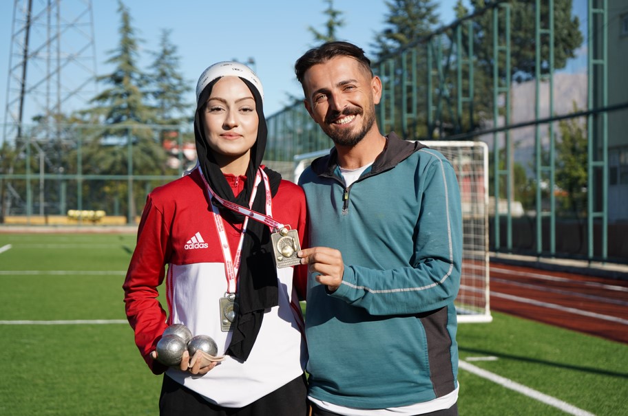 Ayşenur Nazlı Korkmaz (2)