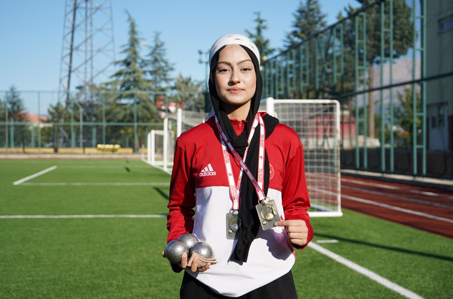 Ayşenur Nazlı Korkmaz (3)