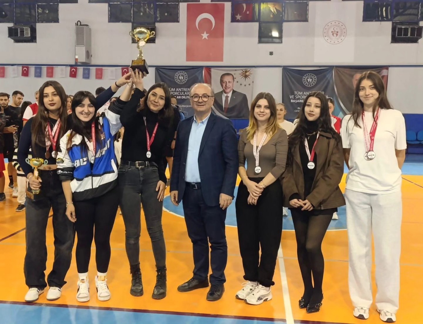 Buldan'da 29 Ekim Cumhuriyet Bayramı Voleybol Turnuvası 3