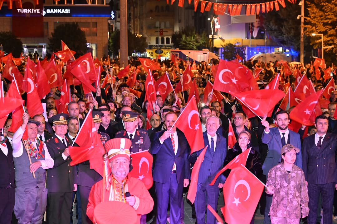 Cumhuriyet Bayramı’na Yakışan Coşkulu Gece (2)