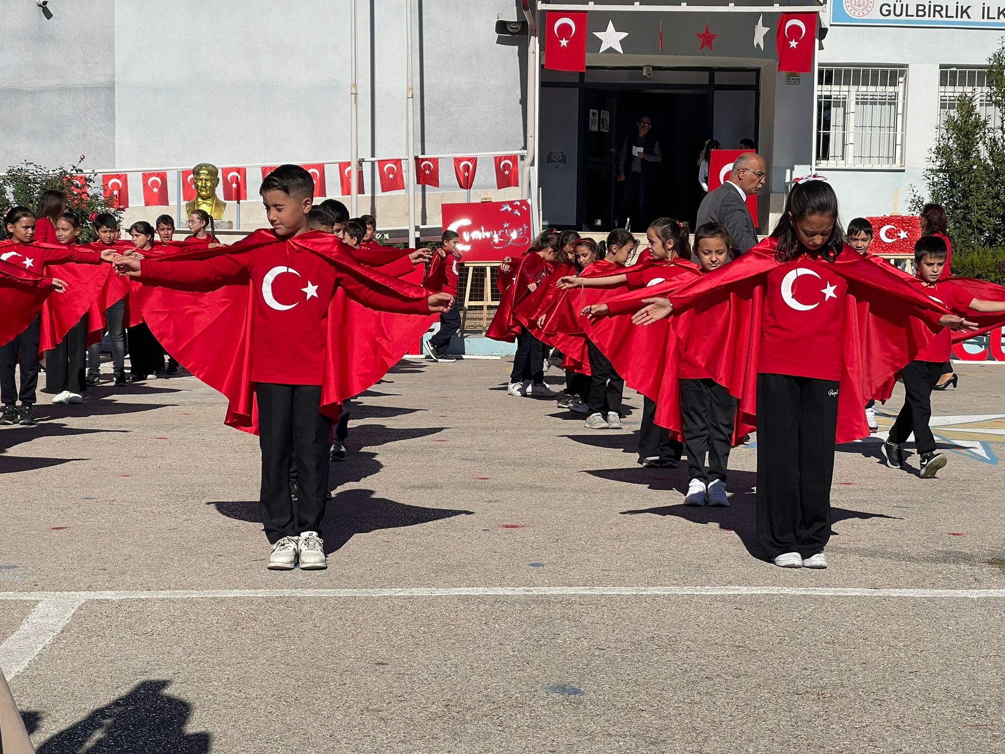 Cumhuriyet Coşkusu Gülbirlik İlkokulu’nda Gurula Kutlandı (1)