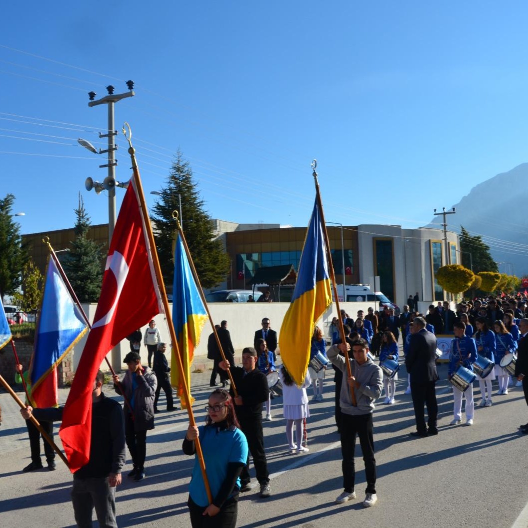 Cumhuriyetin 102. Yılı Uluborlu’da Coşkuyla Kutlandı (3)