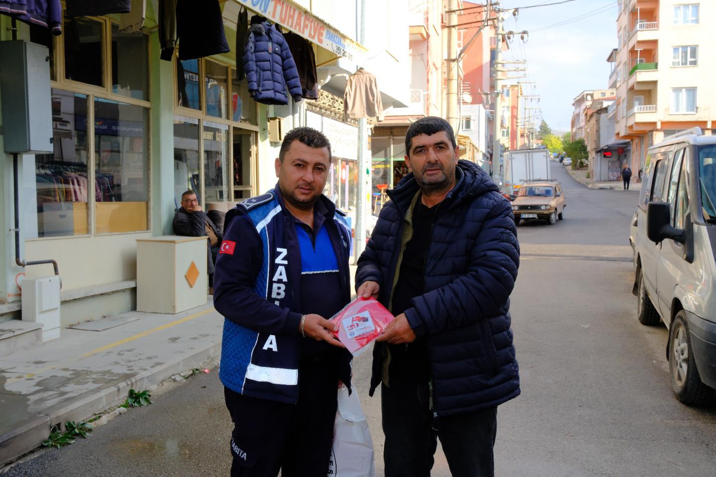 Dinar Belediyesi’nden Esnafa Cumhuriyet Bayramı Hediyesi 3