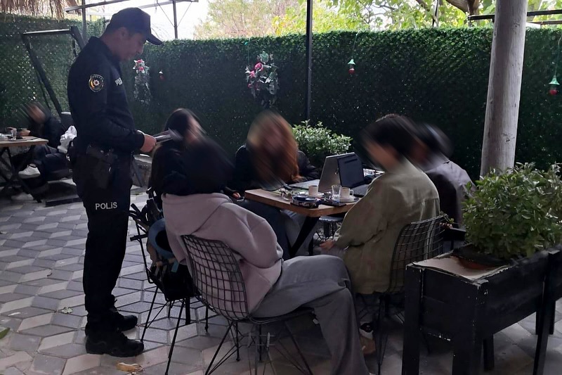 Emniyet Ekiplerinden Öğrencilerin Güvenliği İçin Eş Zamanlı Denetim (1)