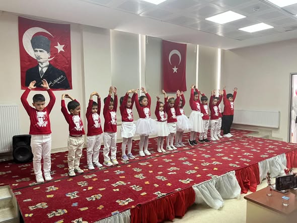 Gelenost’ta 29 Ekim Cumhuriyet Bayramı Coşkuyla Kutlandı 1