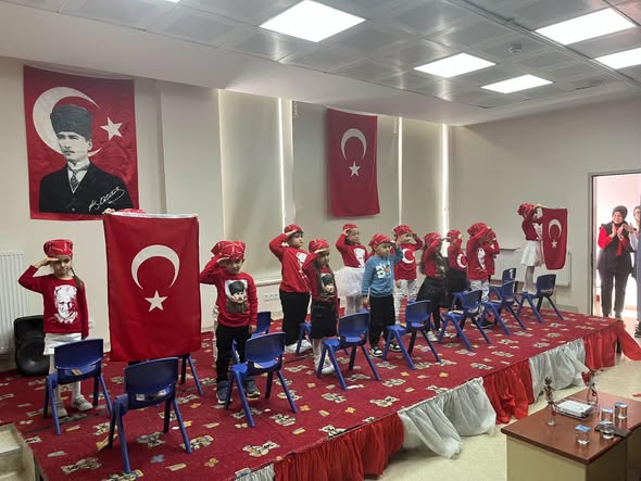 Gelenost’ta 29 Ekim Cumhuriyet Bayramı Coşkuyla Kutlandı