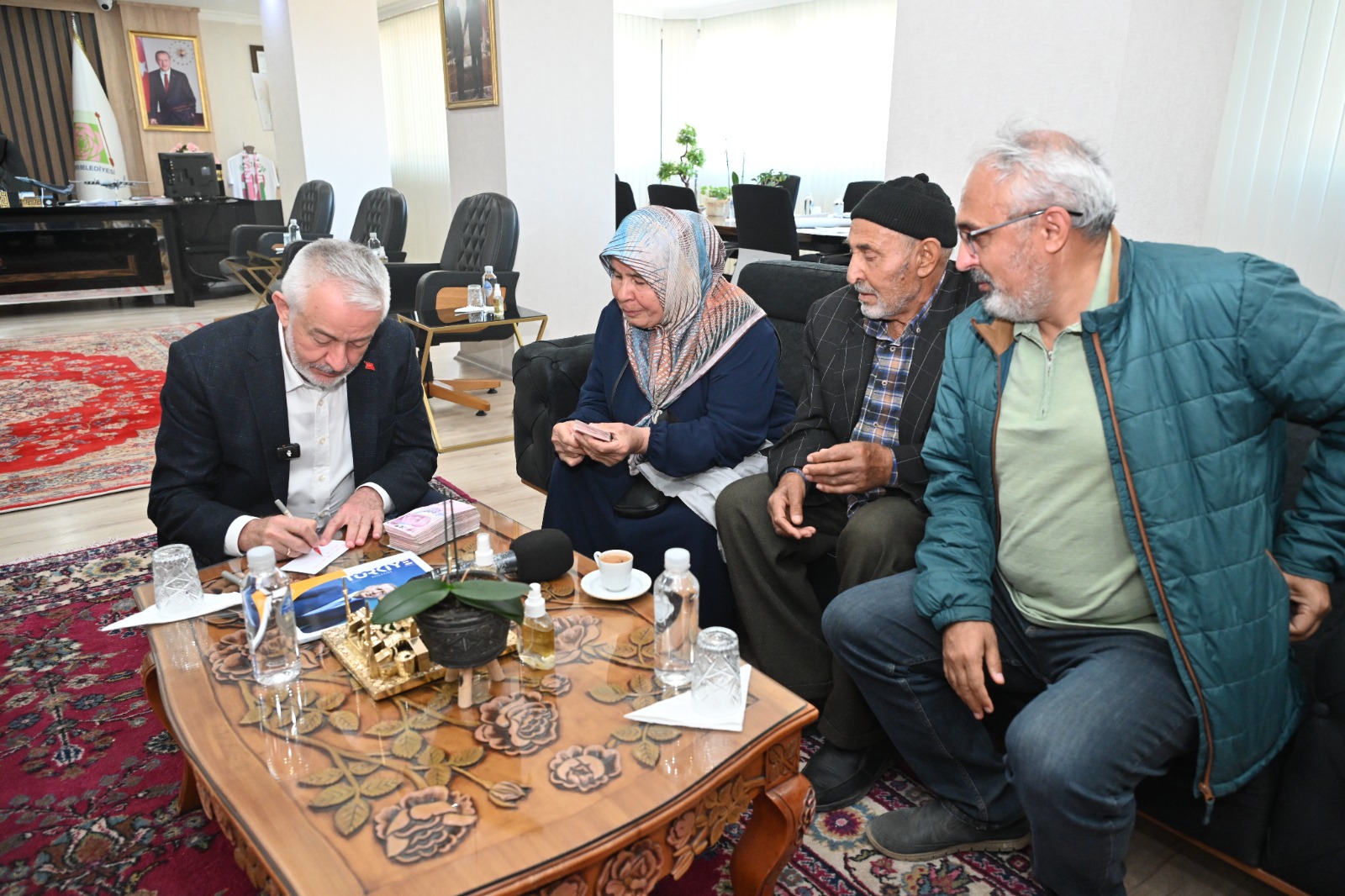 Göktaş Ailesi Bağış Yaptı